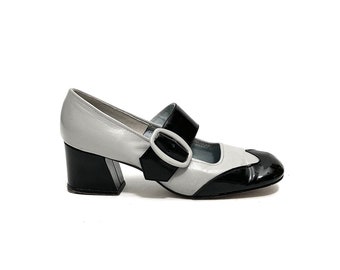 Vintage 1960s Wingtip Mary Jane Shoes // Gray and Black Leather Mod Pilgrim Heels by Capri Size 5.5