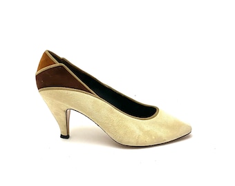 Vintage 1980s Deadstock Heels // Ivory Suede Embellished Italian Leather Pumps by Sesto Meucci Size 8