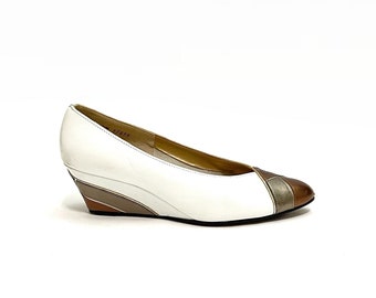 Vintage 1980s Applique Wedges // White Leather Metallic Bronze Geometric Slip On Heels by Magdesians Size 6.5