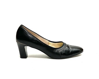 Vintage 1960s Gold Trim Formal Heels // Black Shiny Leather Slip On Dress Pumps by Naturalizer Size 9