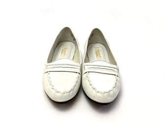 Vintage 1990s Slip On Flats // White Leather Western Style Loafer Shoes by Sandra Miller Size 8.5