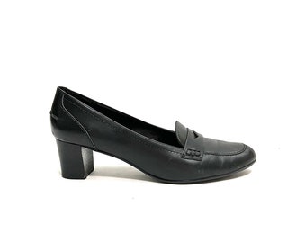 Vintage 1990s Loafer Pumps // Black Leather Witchy Goth Slip On Heeled Penny Loafers by Brooks Brothers Size 8.5