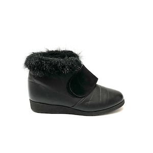 Vintage 1980s Winter Boots // Black Leather Faux Fur Ankle Booties by Toe Warmers Size 8.5
