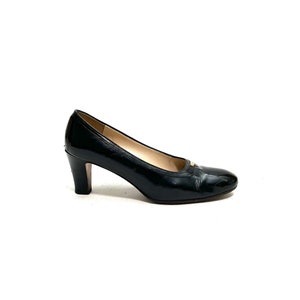 Vintage 1980s Classic Pumps // Black Patent Leather Slip On Logo Medallion Heels by Salvatore Ferragamo Size 6.5