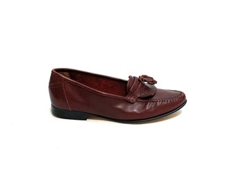 Vintage 1970s Womens Oxblood Loafers // Leather Kiltie Tassel Slip On Shoes by Giorgio Brutini Size 6.5