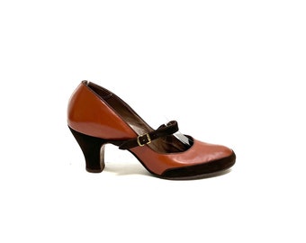 Vintage 1970s Mary Janes // Brown Leather and Suede Strappy Buckle Heels by Valley Shoes Size 7