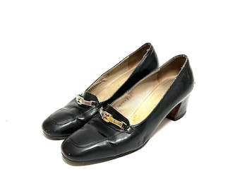 Vintage 1990s Horsebit Loafers // Schwarze Leder Slip On Designer Pumps von Salvatore Ferragamo Gr. 6.5