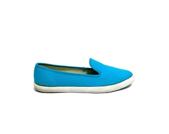 Vintage 1980s Turquoise Sneakers // Blue Canvas Slip On Deck Shoes by Sporto Size 7.5