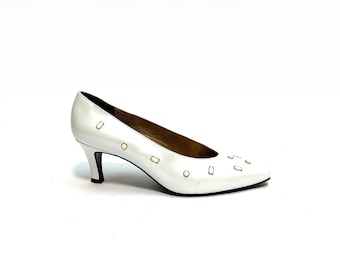 Vintage 1980s Geometric Studded Pumps // Pearl White Leather Slip On Dress Heels by Stuart Weitzman Size 7.5