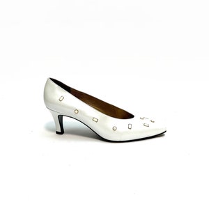 Vintage 1980s Geometric Studded Pumps // Pearl White Leather Slip On Dress Heels by Stuart Weitzman Size 7.5