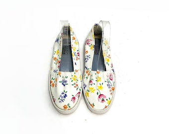 Vintage 1990s Floral Sneakers // White Canvas Slip On Elastic Walking Shoes by Basic Editions Size 8