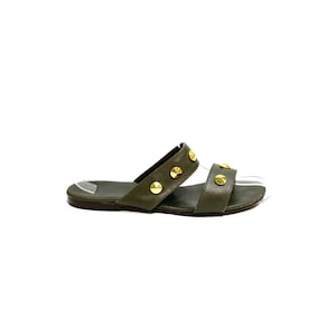 Sandali slip-on con borchie vintage anni &#39;90 // Scarpe estive in pelle verde cachi di Joan & David taglia 8