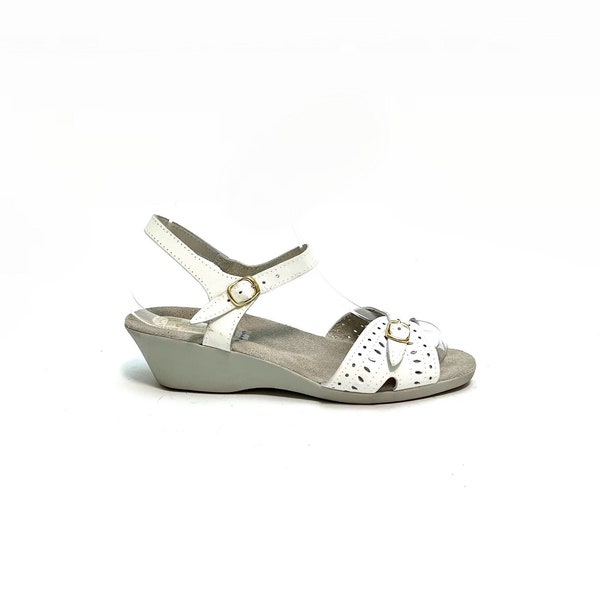 Vintage 1970s Wedge Sandals // White Vented Leather Strappy Buckle Shoes by Leather Craft Size 9