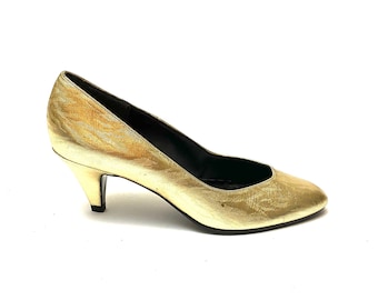 Vintage 1980s Metallic Disco Heels // Gold Lamé Party Pumps by Life Stride Size 6
