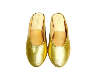 Vintage 1960s Boudoir Slippers // Gold Vegan Leather Mule Style Wedge Heel House Shoes by Oomphies Size 6