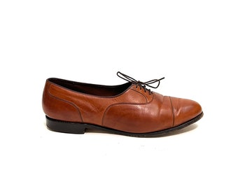 Vintage 1990s Mens Oxfords // Cognac Leather Lace Up Sheffield Dress Shoes by Allen Edmonds Size 8.5