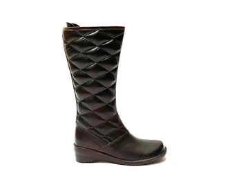 Vintage 1970s Quilted Rain Boots // Brown Vegan Knee High Zip Up Fleece Lined Winter Boots Size 7