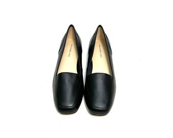 Vintage 1990s Deadstock Loafers // Black Leather Slip On Classic Loafers by Bandolino Size 8.5