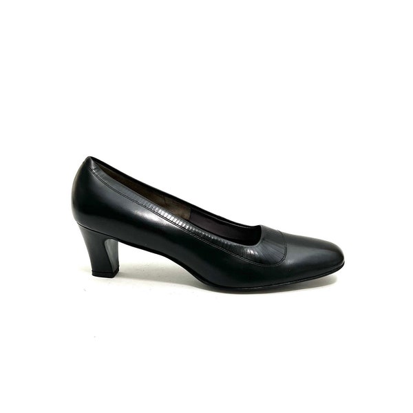 Vintage 1970s Deadstock Classic Pumps // Black Leather Slip On Workwear Heels by Florsheim Size 10