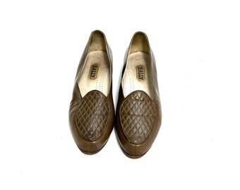 Vintage 1980s Quilted Loafers // Brown Leather Slip On Flats by Bally Size 8.5