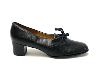 Vintage oxfordskor i reptilskinn från 1960-talet // Marinblå snörskor från Sears, storlek 9