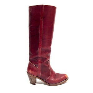 Vintage 1970s Womens Campus Boots // Oxblood Leather Knee High Pull On Heeled Boots by Dexter Size 7.5
