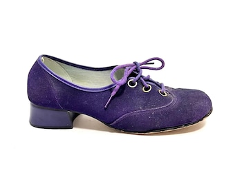 Vintage 1960s Womens Mod Heeled Oxfords // Purple Vegan Suede Lace Up Shoes by Sears Size 7
