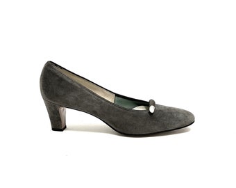 Vintage 1990s Deadstock Slip On Heels // Gray Suede Classic Workwear Pumps by Naturalizer Size 10