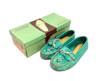 Vintage 1950s Turquoise Leather Moccasins // Hand-Laced Beaded Slip On House Shoes by Booster Size 6