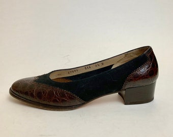 Vintage Suede and Leather Ferragamo Heels // 1980s Designer Pumps Made in Italy Size 6.5