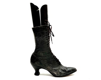 Antique 1910s Edwardian Granny Boots // Black Leather Lace Up Mid Calf French Heel Booties Size 7.5