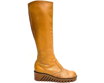 Vintage 1980s Chunky Wedge Heel Boots // Tan Leather Knee High Zip Up Fashion Boots Size 5