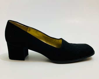 Classic Black Corporate Pumps // Vintage Office Fashion Shoes // 1980s Bruno Magli Size 9
