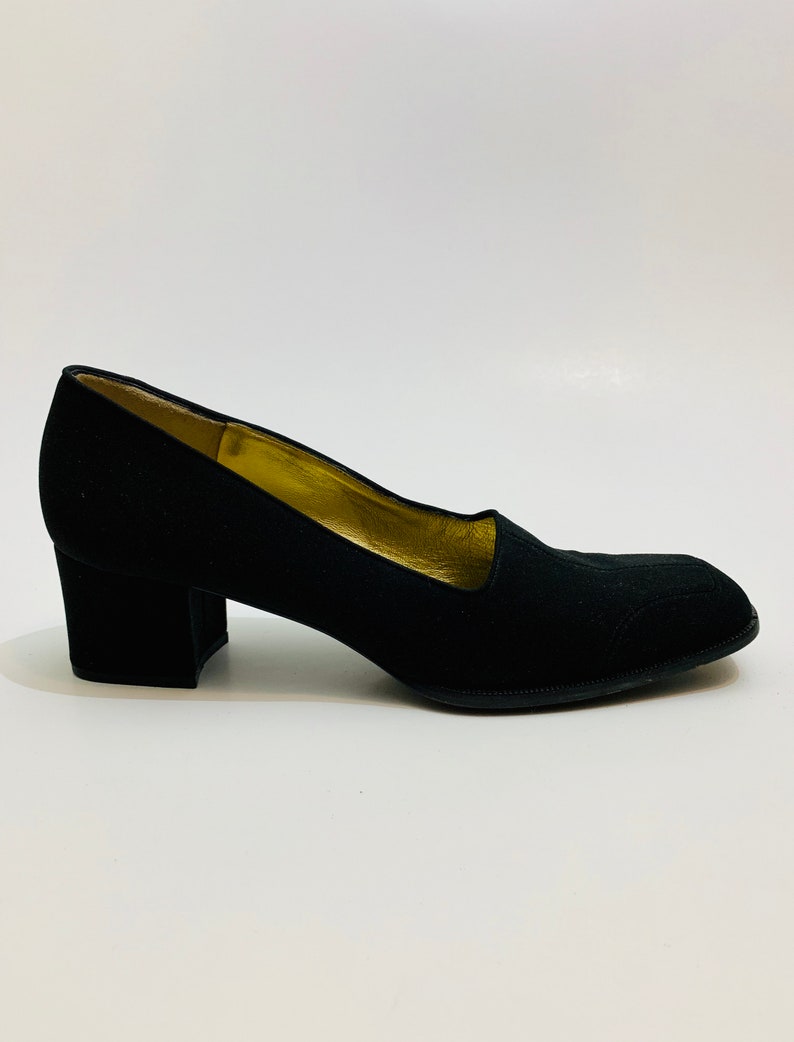 Classic Black Corporate Pumps // Vintage Office Fashion Shoes - Etsy