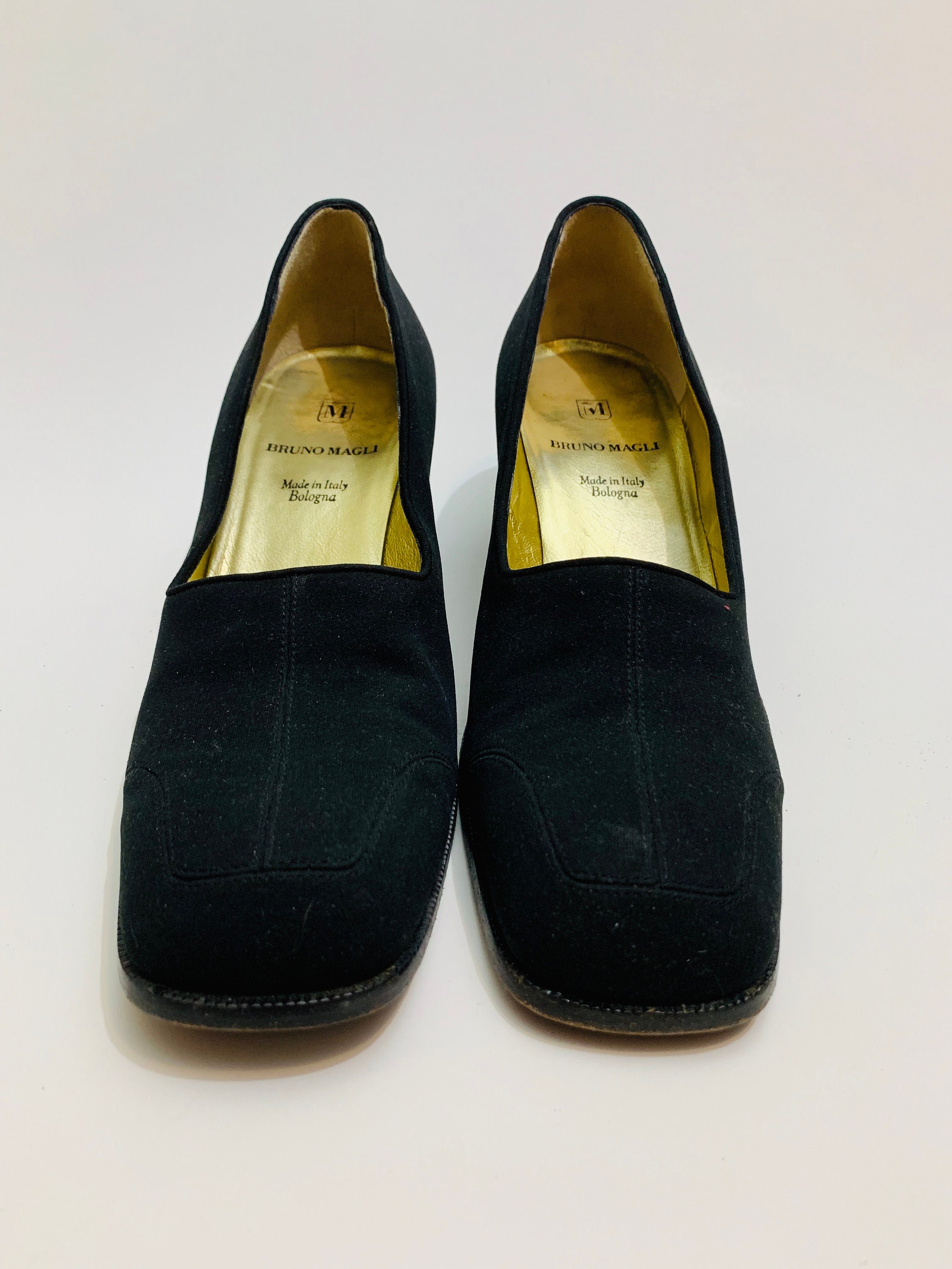 Classic Black Corporate Pumps // Vintage Office Fashion Shoes - Etsy