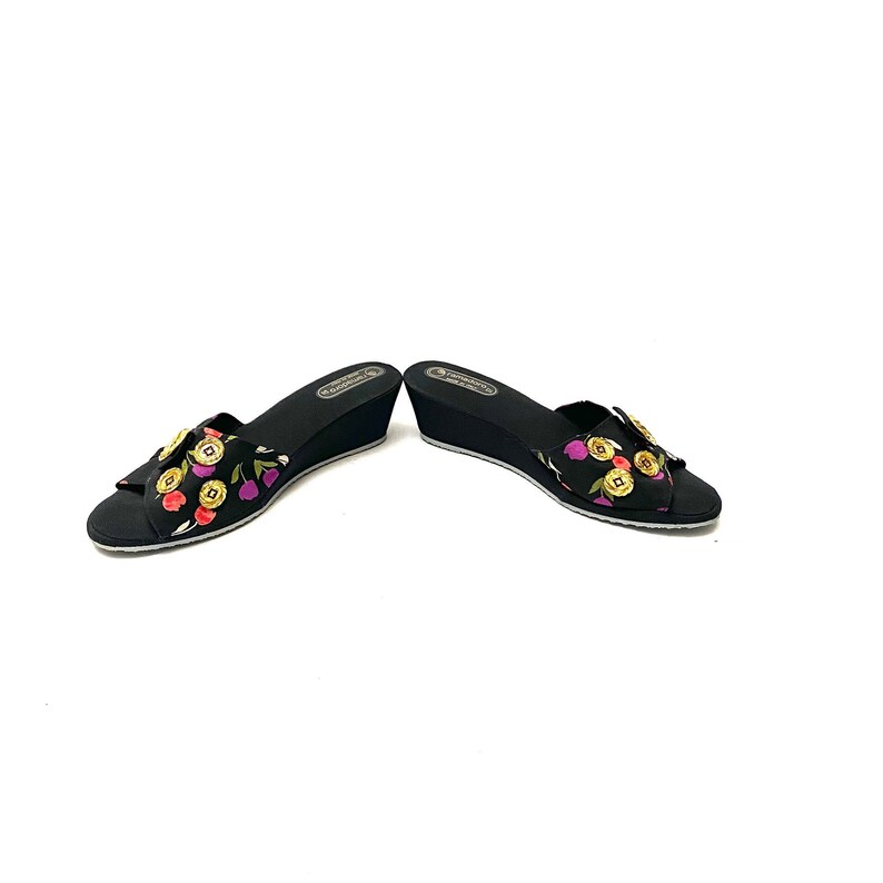 vintage années 1970 Novelty Print Sandals // Tulip Fabric Open Toe Wedge Heels par Ramadoro Size 7 // European vintage image 5