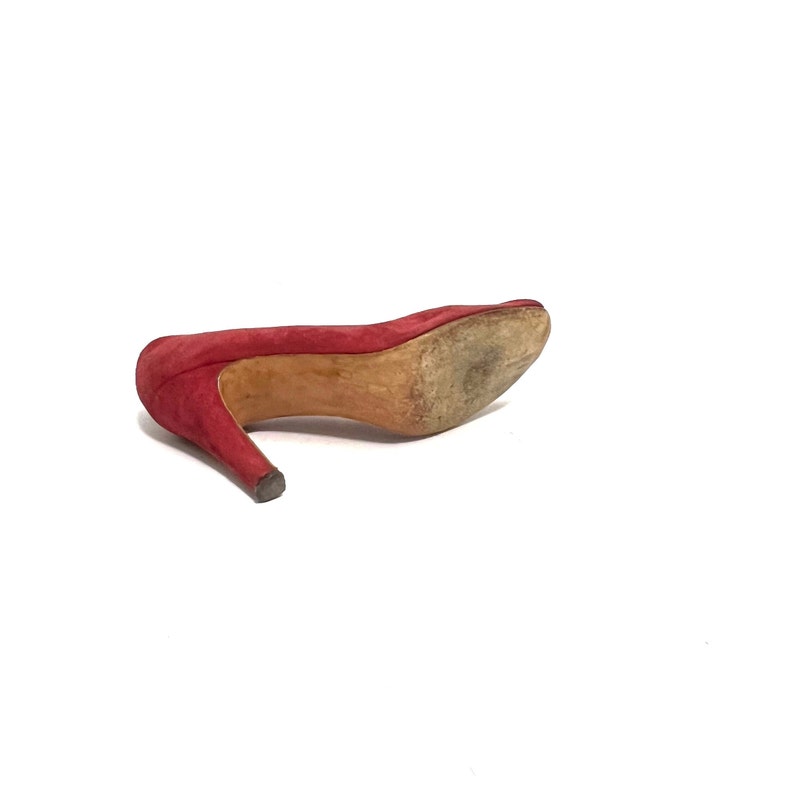 Vintage pumps med öppen tå från 1960-talet // Röd mocka med silverdetaljer från Julianelli, storlek 7 bild 7