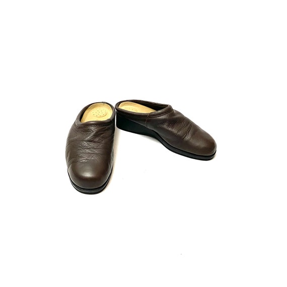 Vintage 1970s Walking Clogs // Brown Leather Slip… - image 4
