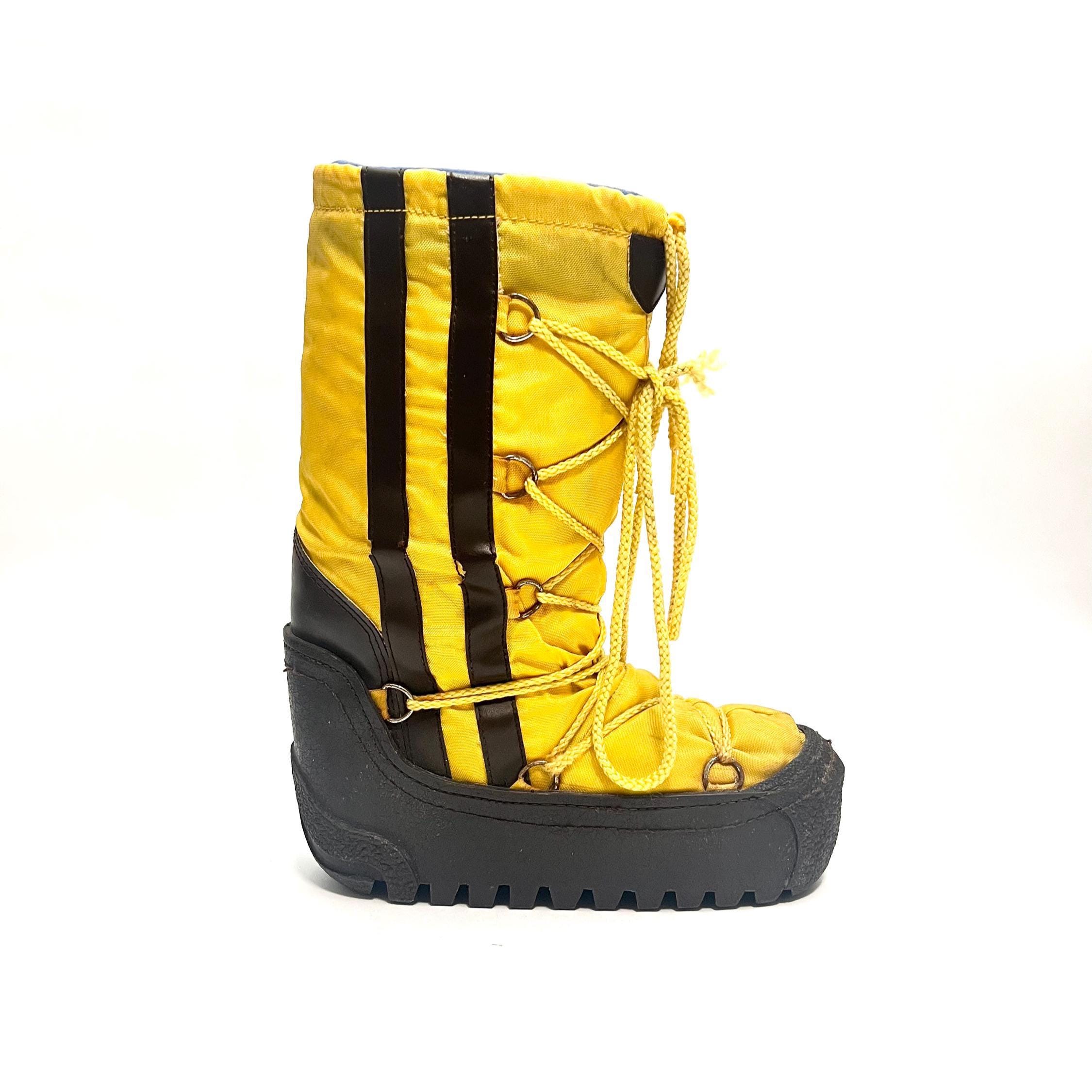 Vintage 1980s Platform Snow Boots // Yellow Nylon Pull on Mid Calf