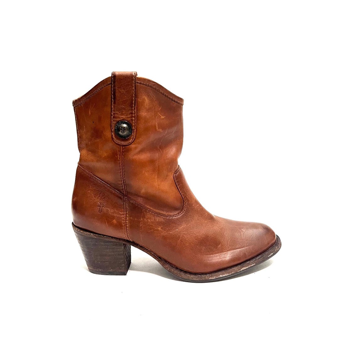 Vintage Y2K Western Ankle Boots // Brown Leather Pull on Low Rise