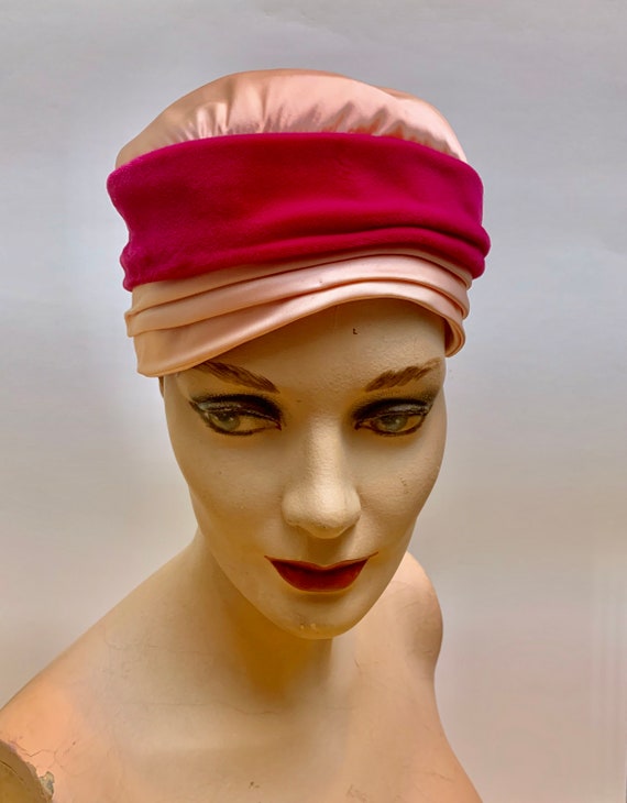 Vintage 1950s Pink Satin Toque Hat // Sculpted Bu… - image 3