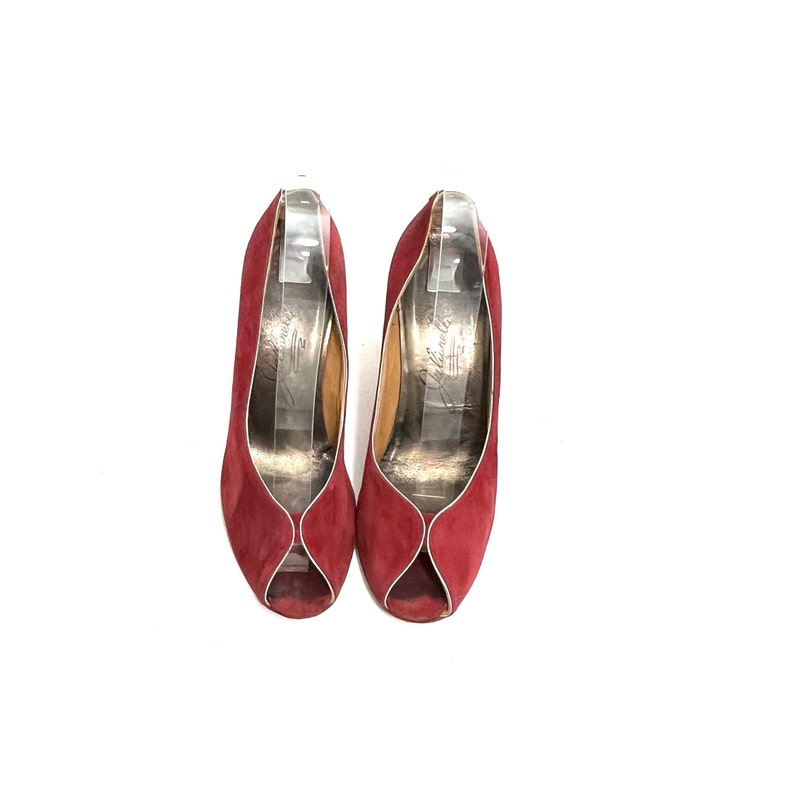 Vintage pumps med öppen tå från 1960-talet // Röd mocka med silverdetaljer från Julianelli, storlek 7 bild 3