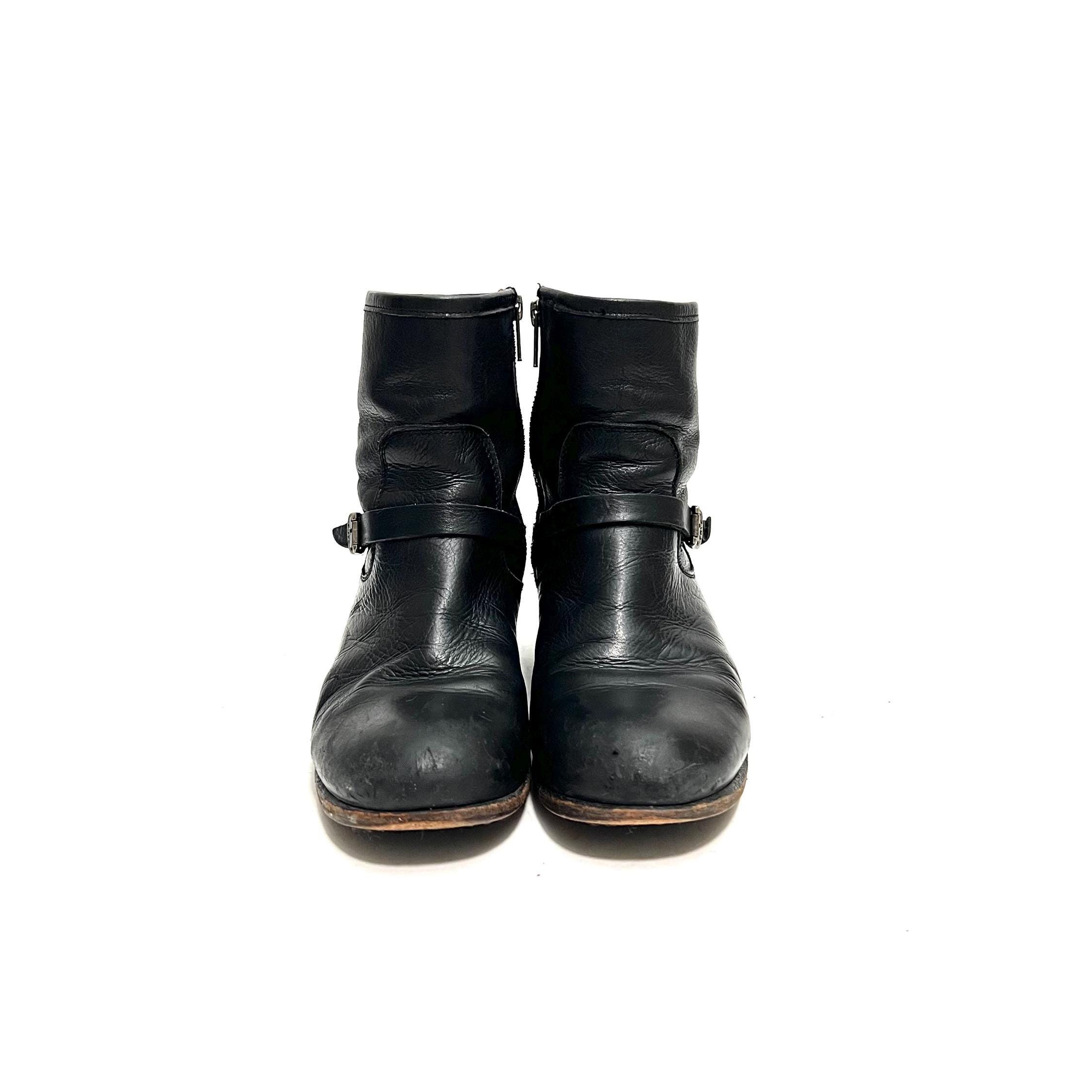 Vintage Y2K Low Rise Ankle Boots // Black Leather Zip up Buckle 