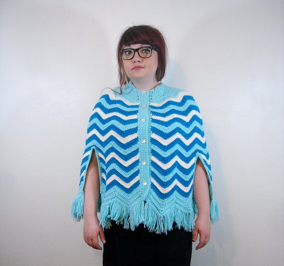 Blue Chevron Poncho // 1960s Crochet Fringe Cape … - image 3