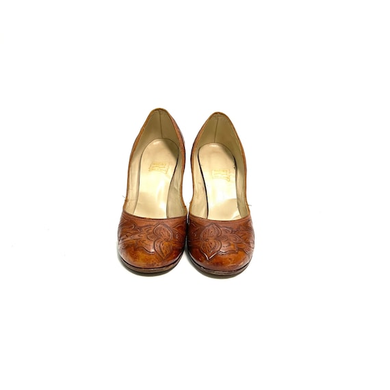 Vintage 1940s Hand Tooled Leather Heels // Brown … - image 2