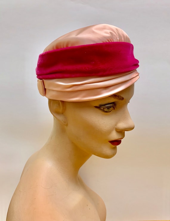 Vintage 1950s Pink Satin Toque Hat // Sculpted Bu… - image 4