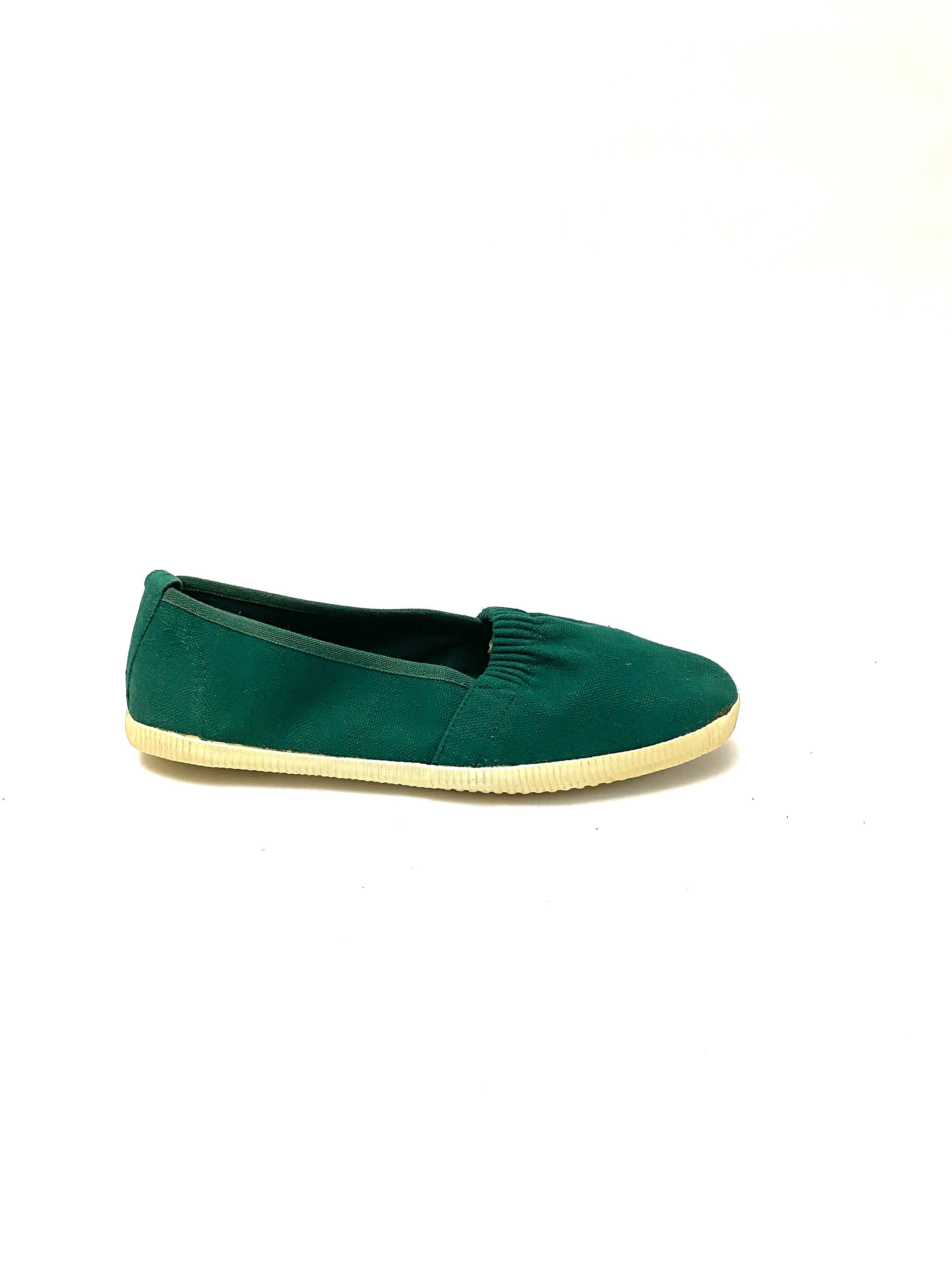Vintage 1960s Deadstock Sneakers // Green Canvas Slip On No Tie Shoes Size 6
