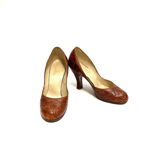 Vintage 1940s Hand Tooled Leather Heels // Brown … - image 4