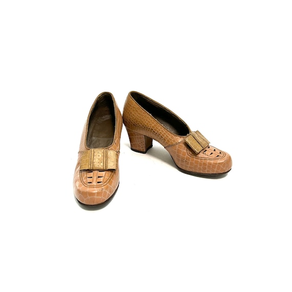 Vintage 1940s Loafer Pumps // Brown Embossed Leat… - image 4