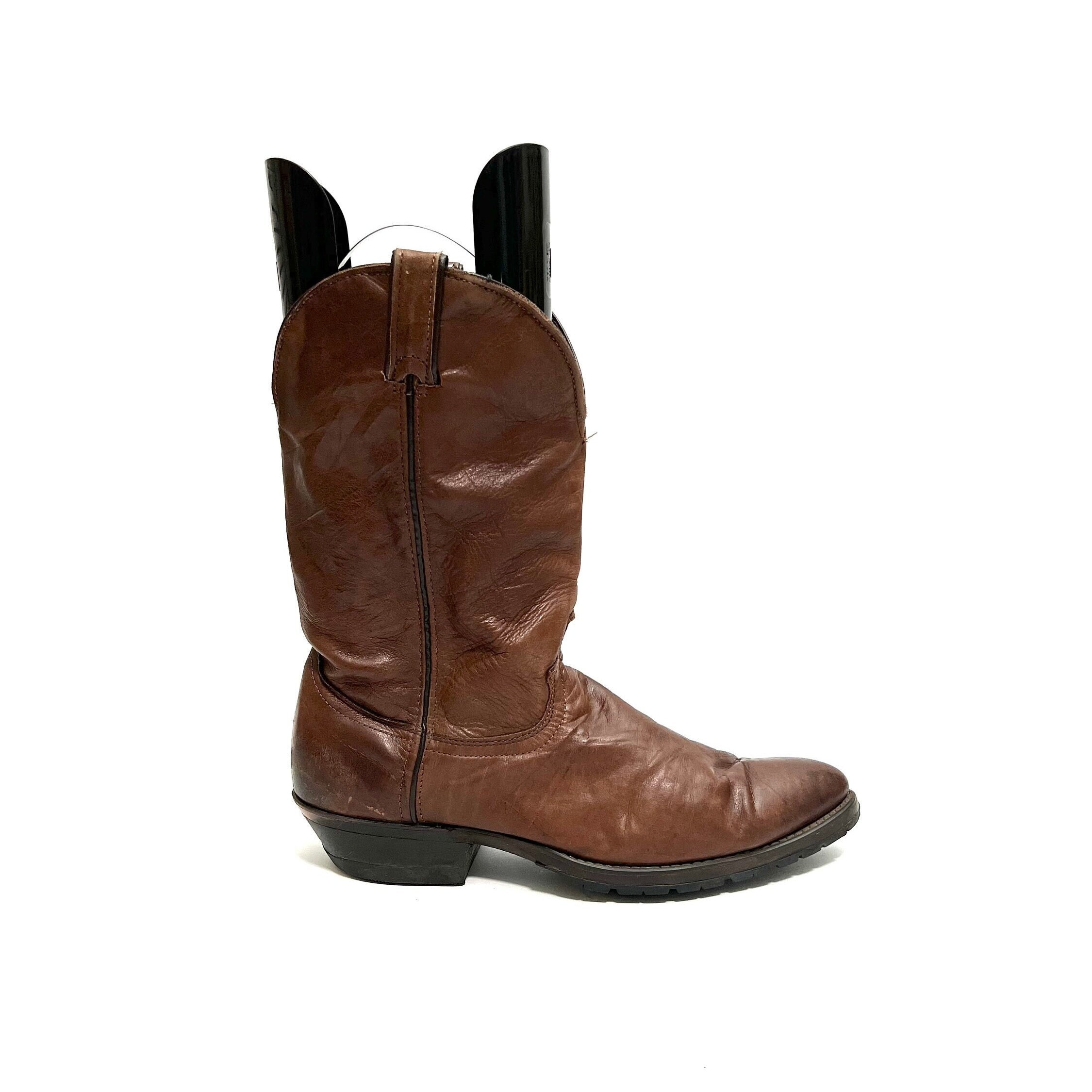 Stivali da cowboy western da uomo vintage in pelle marrone bicolore, estremamente usurati, taglia 8 EE, realizzati negli Stati Uniti. - Italia